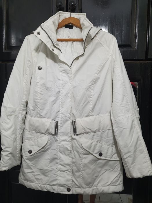 Марково ватирано бяло яке с качулка