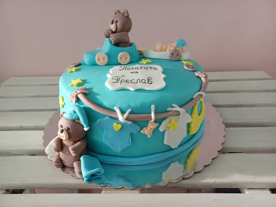 Торта, мъфини, меденки и погача / сет за сладка бебешка погача