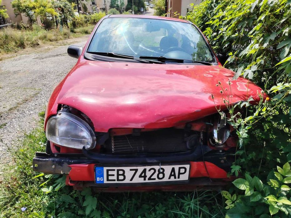 Opel Corsa B (за части или възстановяване) – с регистрация