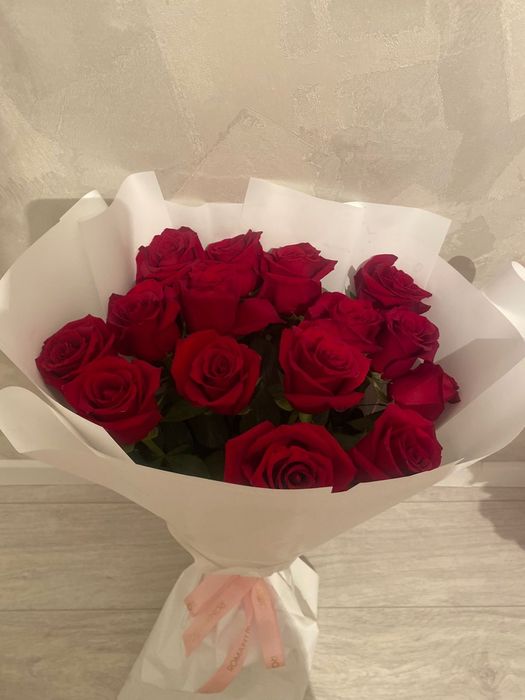 Красный розы в хорошом состоянии