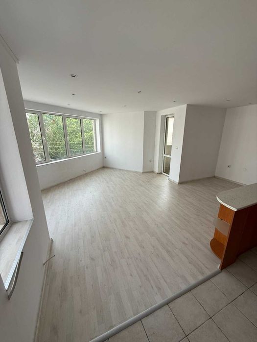 Тристаен апартамент в Манастирски ливади