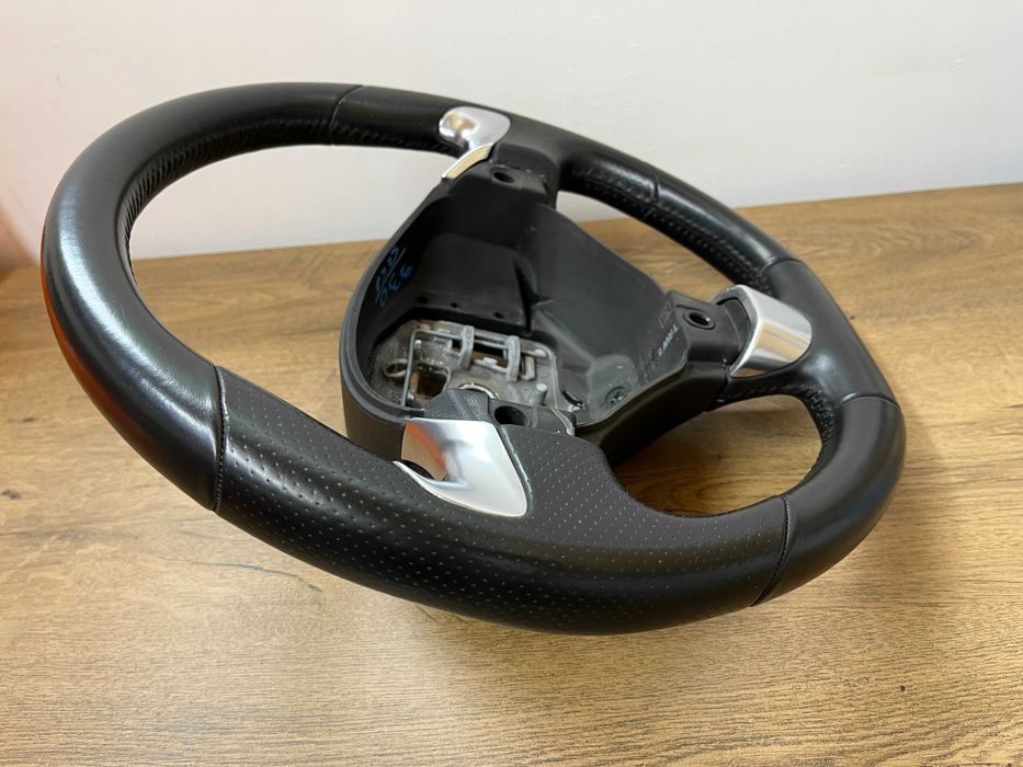 Оригинални с перфорирана кожа волани Peugeot 3008 Пежо pejo