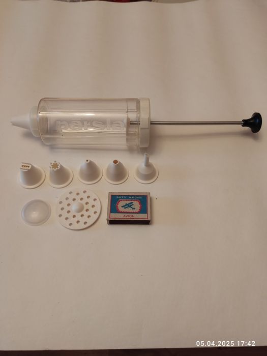 Шприц для изготовления тортов