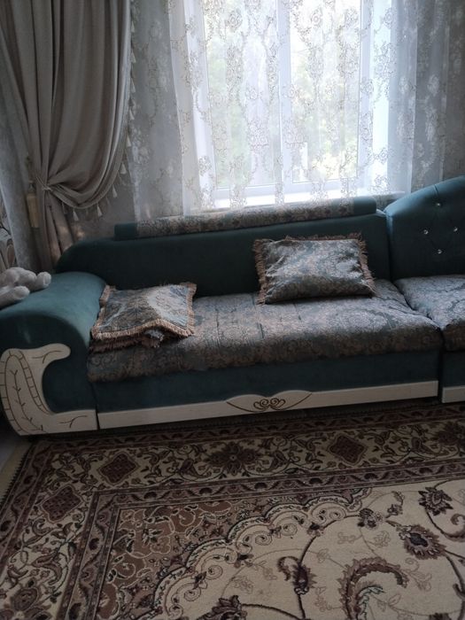Продаю шикарный диван