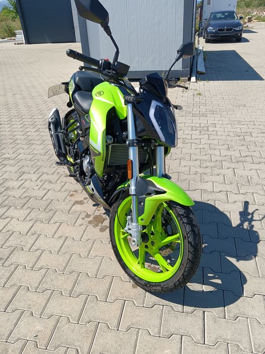 Motocicleta keewey 125.