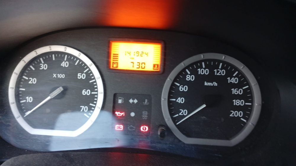 Dacia Logan 1.6 MPI • 2004 • 141.000 km • AC • Geamuri electrice