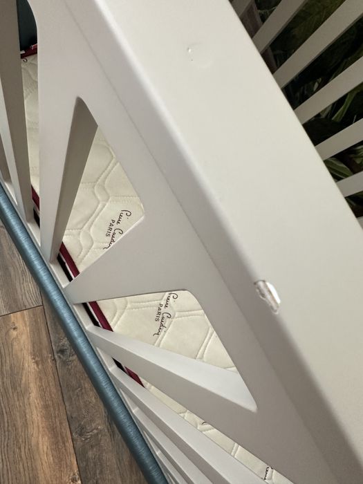 Уникална кошара от кожа и дърво с матрак Pierre Cardin