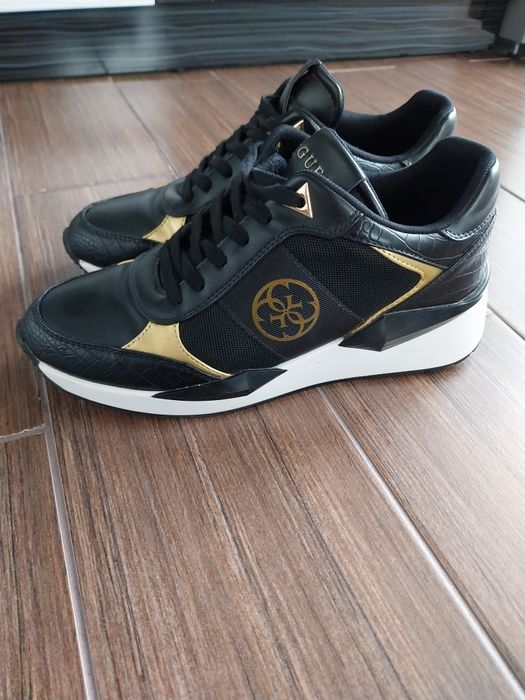 Високи Сникърси Guess