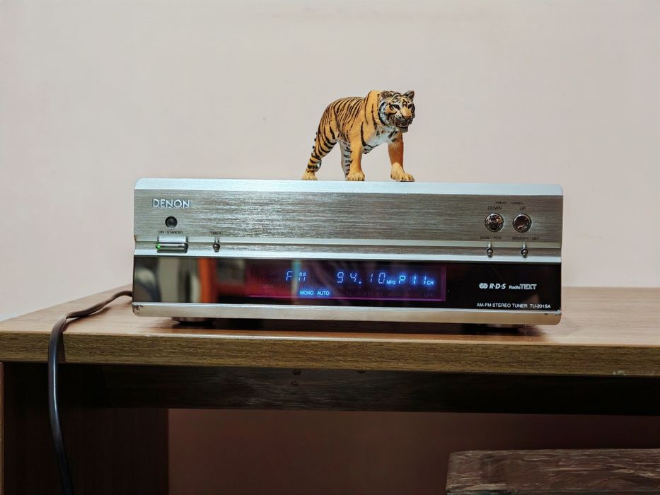 Denon TU-201SA Presta Series. Tuner digital  cu RDS/TEXT. Preț fix !