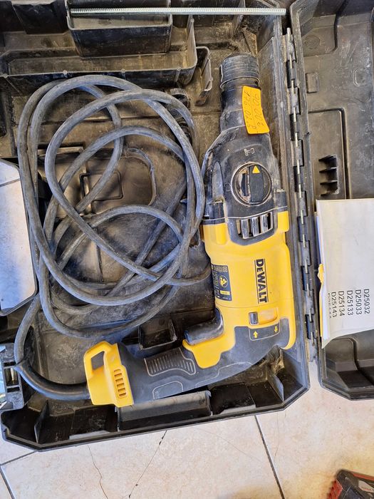 Перфоратор Dewalt D25133K