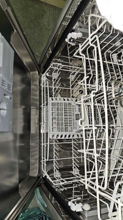 Съдомиялна Hotpoint Ariston, за части или ремонт