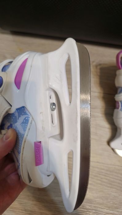 Коньки для девочки с щитками