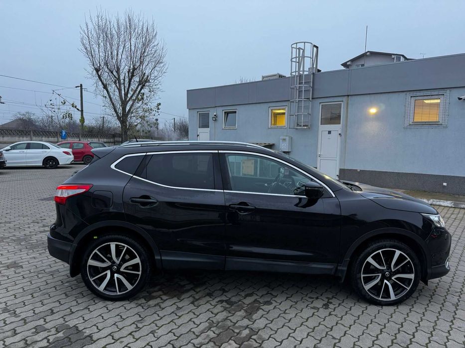 Vand Nissan Qashqai 2016, cutie automata
