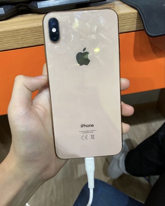 Продам айфон XS срочно торг