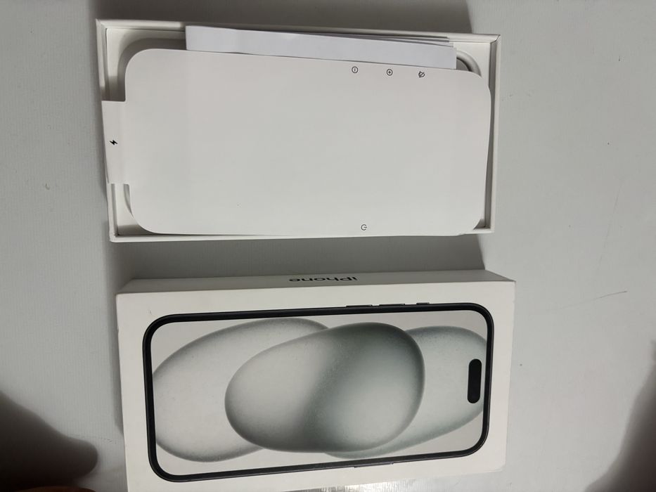 Продам Iphone 15 128gb