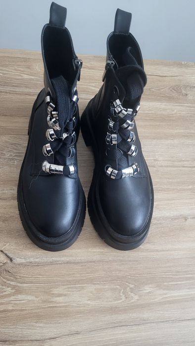 Botine Bershka cu platforma si șireturi, mărimea 37