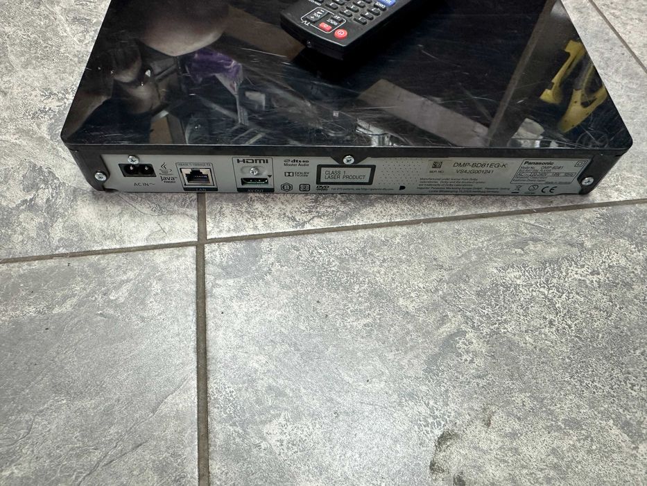 Smart Network Blu-ray Disc™/ DVD Player Panasonic DMP-BD81