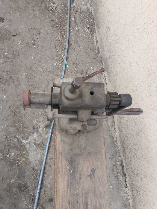 Mașina de îndoit tabla