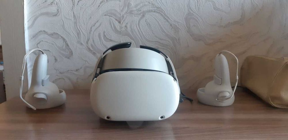Meta Quest 2 128GB + крепление с АКБ (Срочно)
