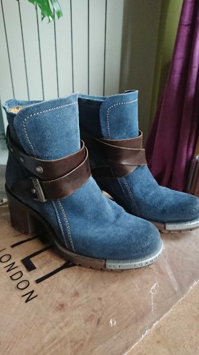 Botine cu toc gros Fly London, piele întoarsă, albastre, 35 + parfumel