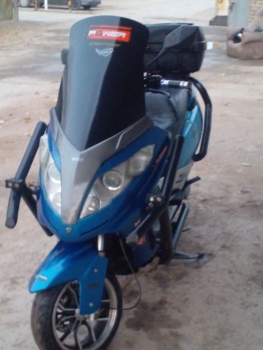 Прадаёца скутар Н.Макс 150см