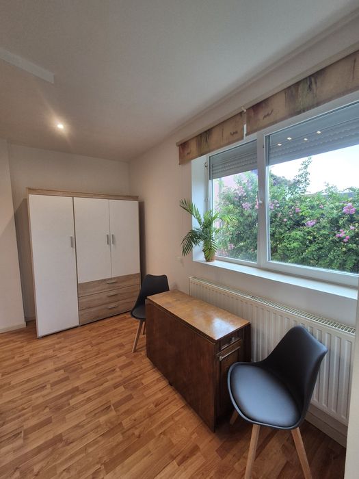 Închiriez garsonieră tip studio - zona Tilisca