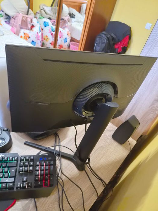 гейминг комоютър, монитор и периферия + волан  Logitech g29