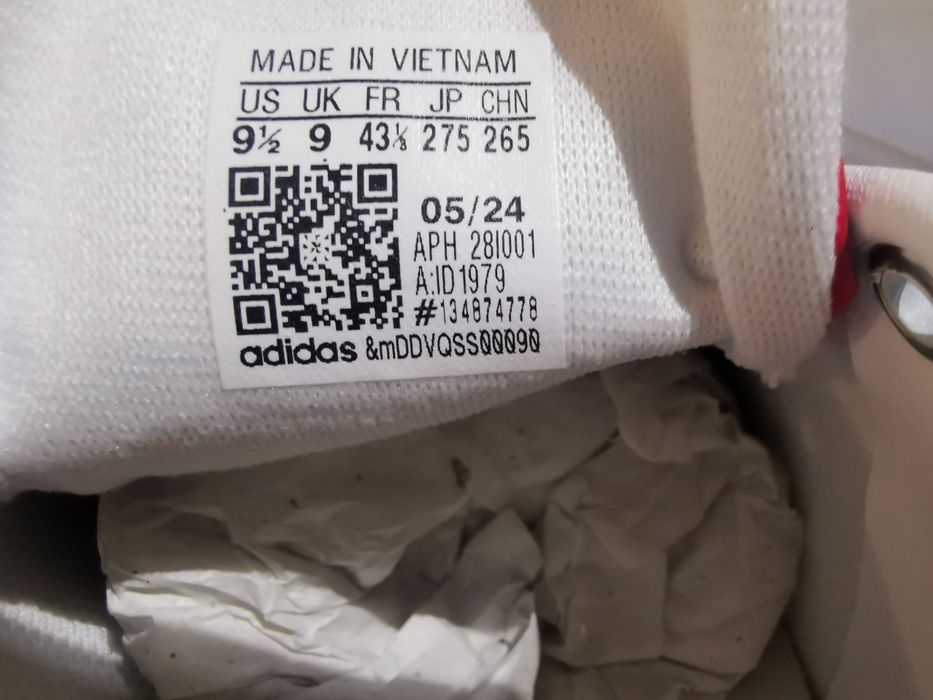 Маратонки Адидас нови 43 номер