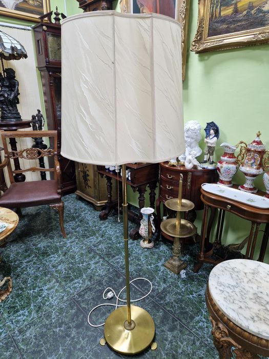 Чудесна антикварна немска подова бронзова лампа