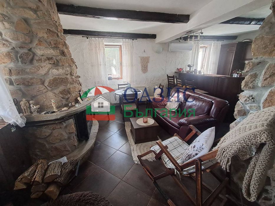 Двуетажна къща в с. Бата, България, 134 кв. м, 560 кв. м двор,