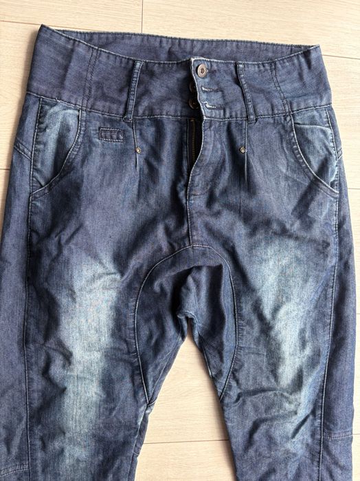 Blugi stil baggy marimea M