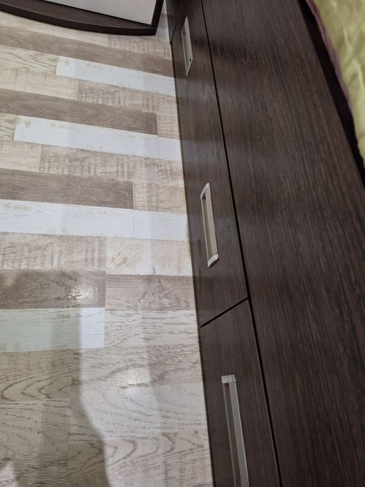 Продам Кровать двуспальная +ортопедический матрас с полками для хранен