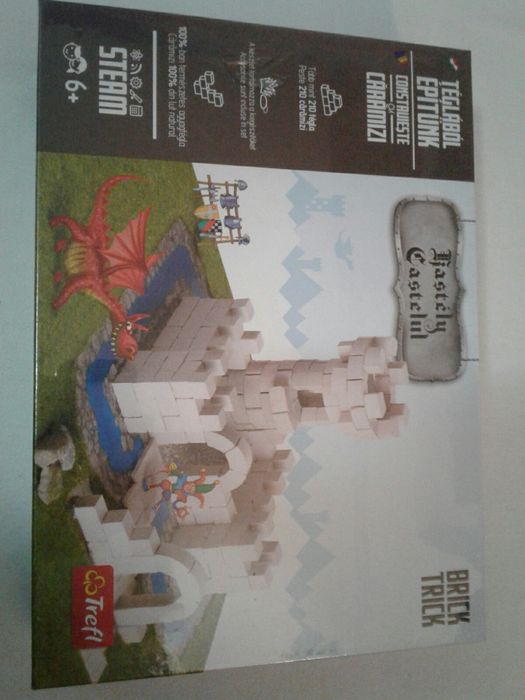 Trefl Brick Trick Castelul Dragonului Rosu, caramizi lut, nou, sigilat