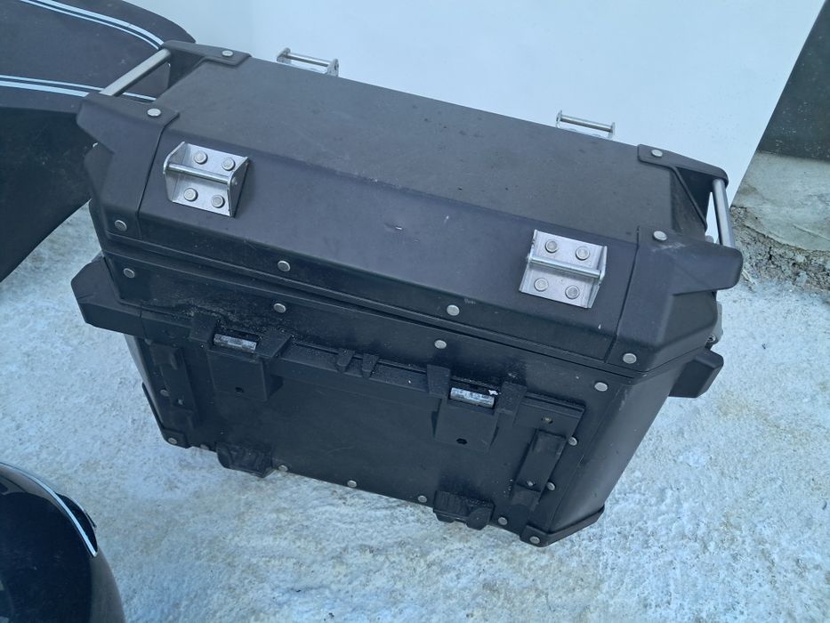 Спойлер Резервоар куфар за мотор 1 бр 20 е