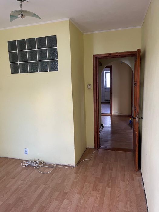 Vand apartament 3 camere Onesti