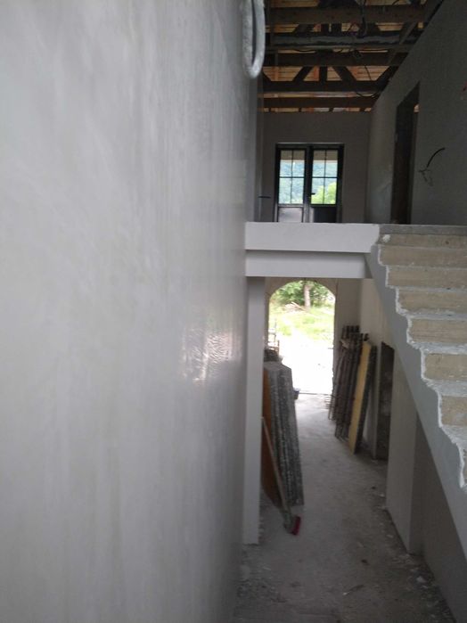 Execut tencuieli mecanizate, finisaje interioare si exterioare