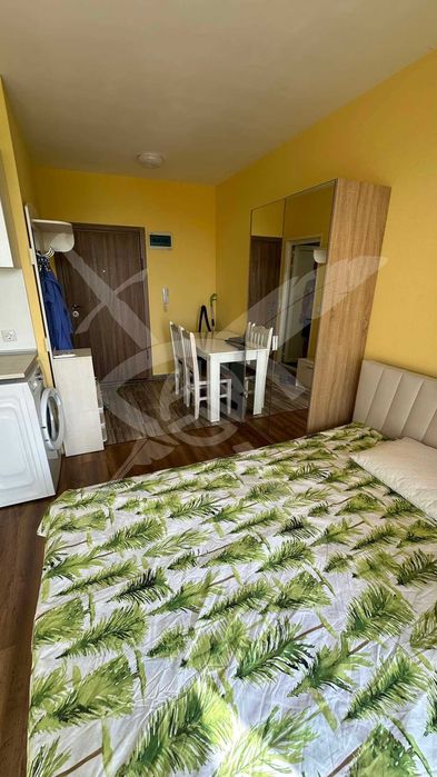 Дава се под наем Едностаен апартамент в к.к. Св.Св. Константин и Елена - 30 кв.м за 300 € - Снимка #2