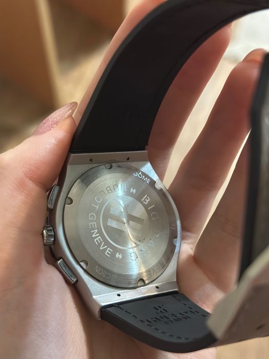 Продам часы Hublot