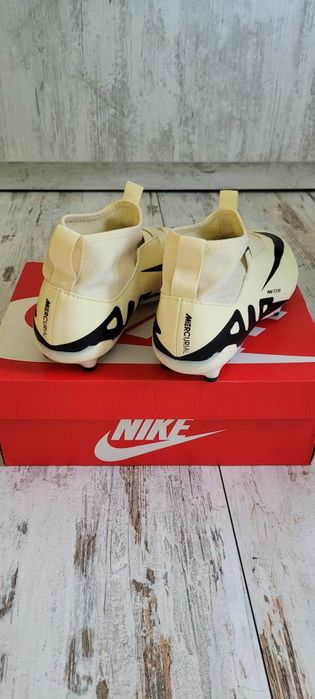 Детски бутони Nike 40 лв.