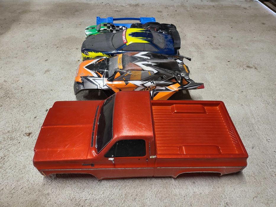 RC части и купета, зарядно, контролер, подложки, носачи и други