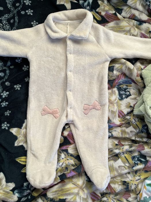 Продам детские вещи.