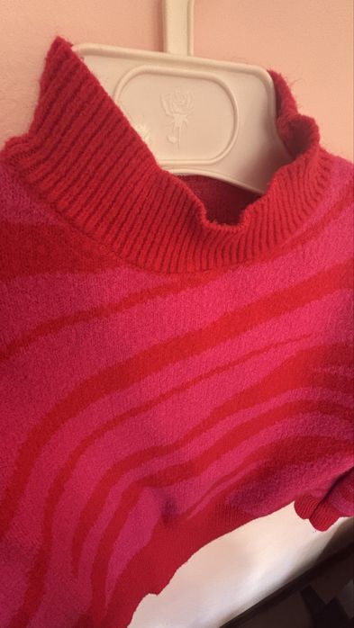 Зимен пуловер - розова зебра