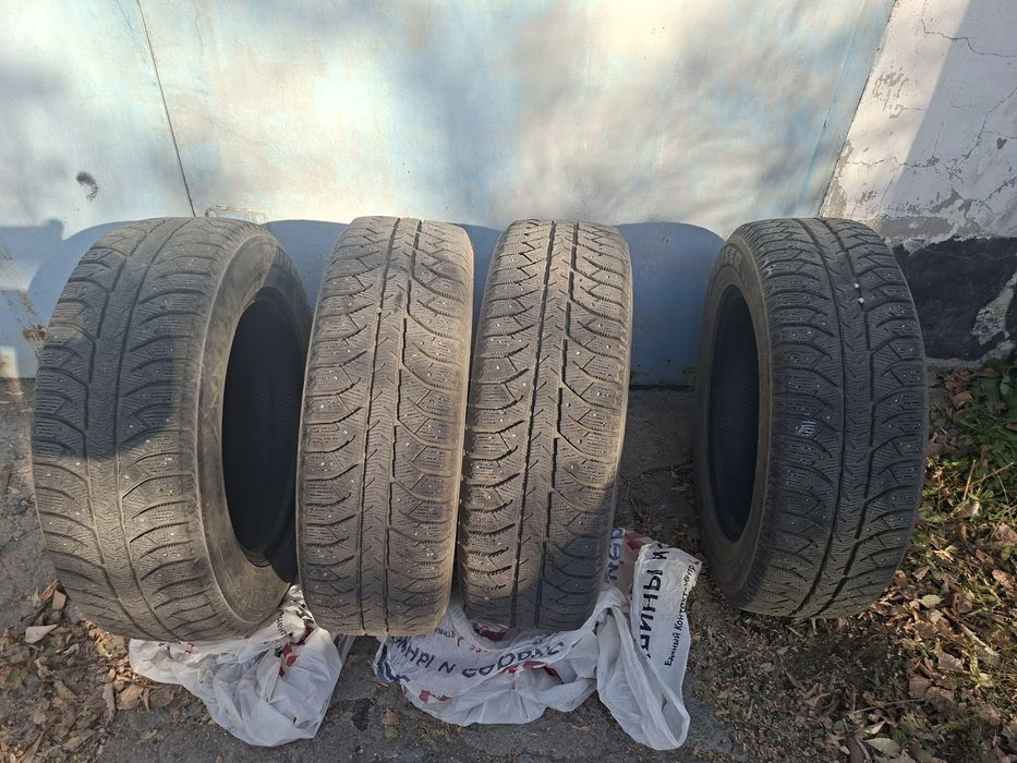 Продам резину 225/65117