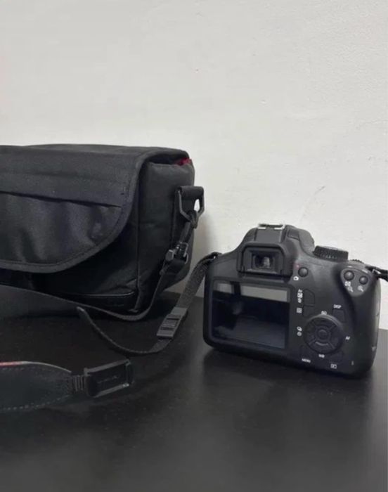 Camera Canon EOS 4000D