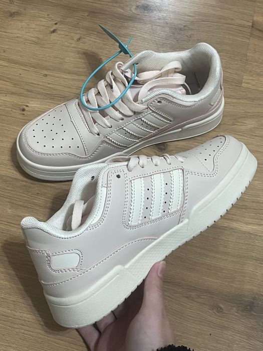 Кроссовки Adidas