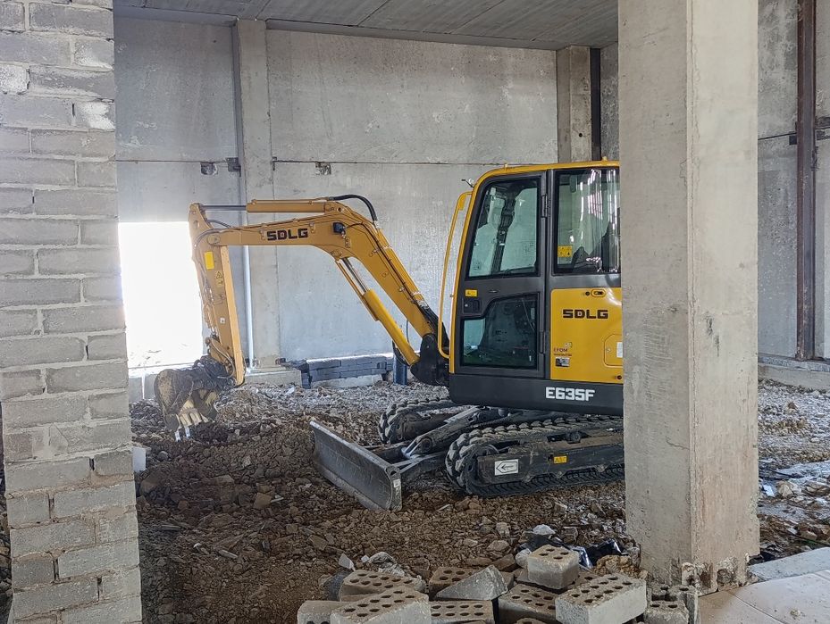 Мини-эксковатор, услуги миниэксковаторы ,