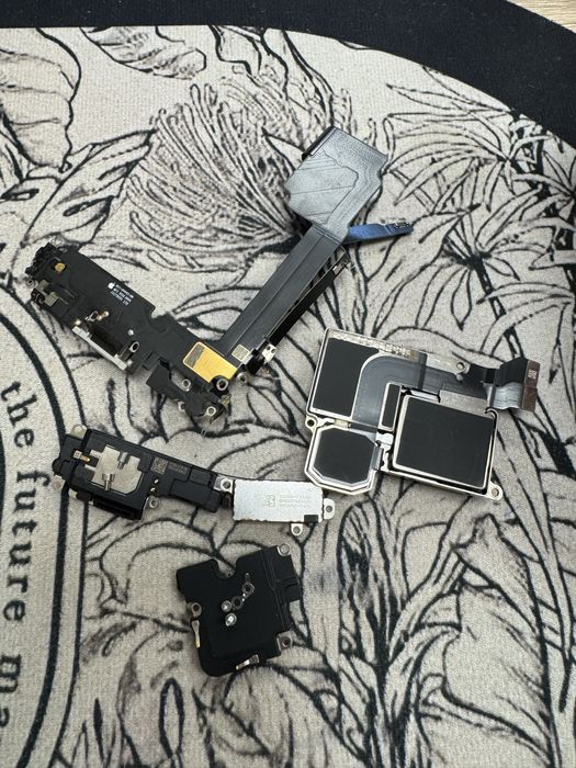 Части за iPhone 15 Pro Max 256gb