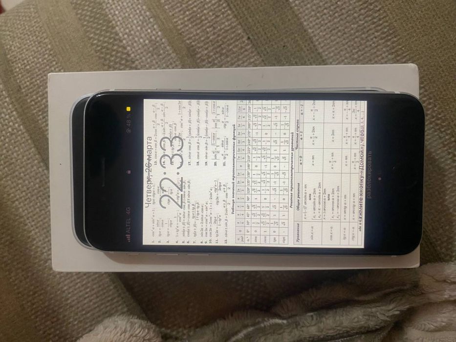 Айфон се 64 гб iphoneee