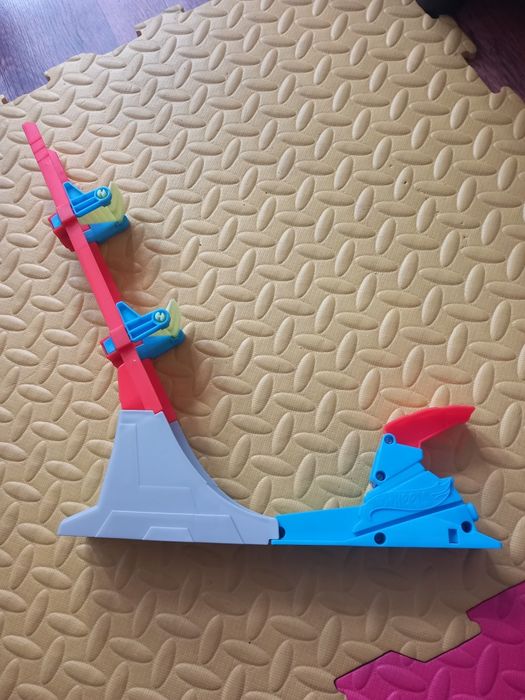 Писта с две колички