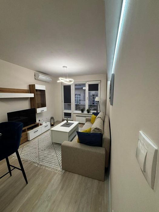 Дава се под наем Двустаен апартамент в София, Център - 50 кв.м за 698.19 € - Снимка #1